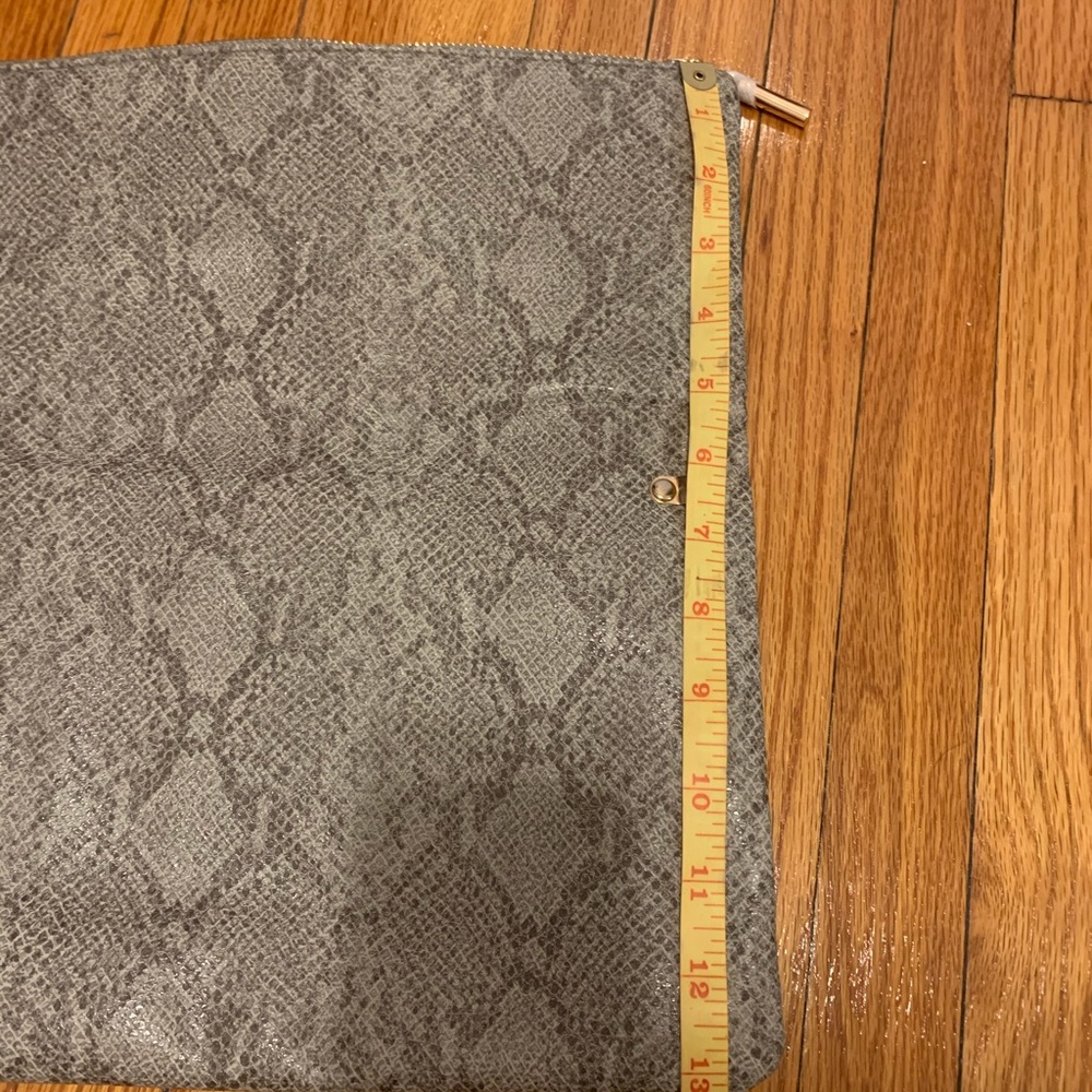 Clutch - Picture 5 of 9